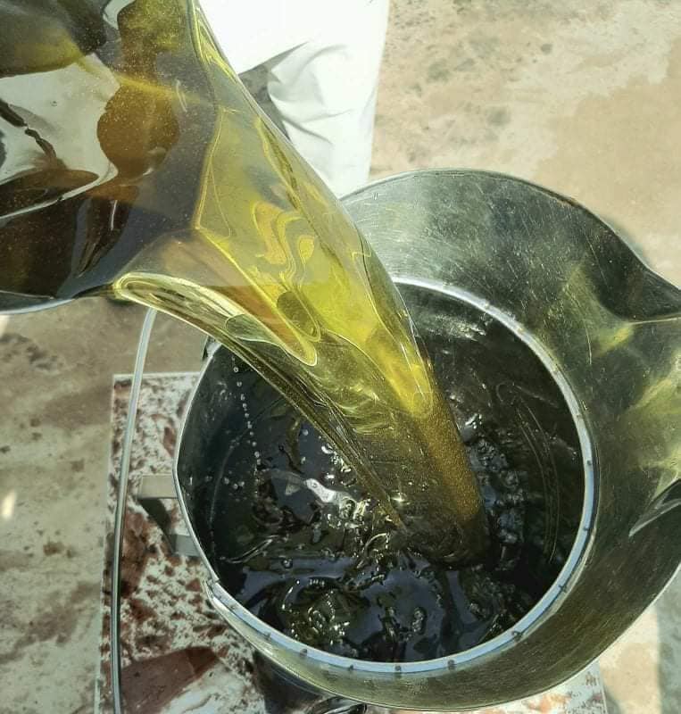 زيت الزيتون الحر