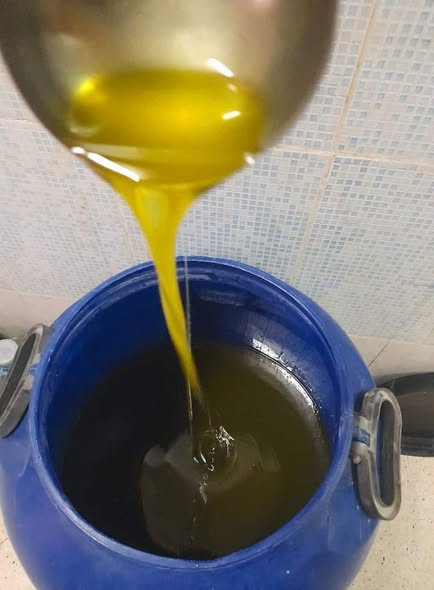 زيت الزيتون الحر